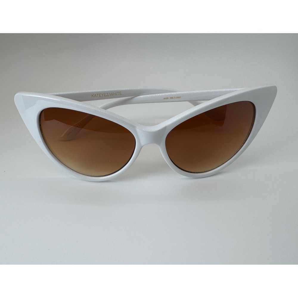 KATEYEZ White Retro Cat Eye Sunglasses Brown Gradient Lens